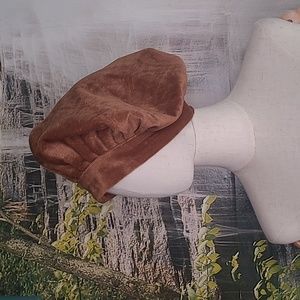 Making Believe plush ruffled mocha brown vintage style beret hat